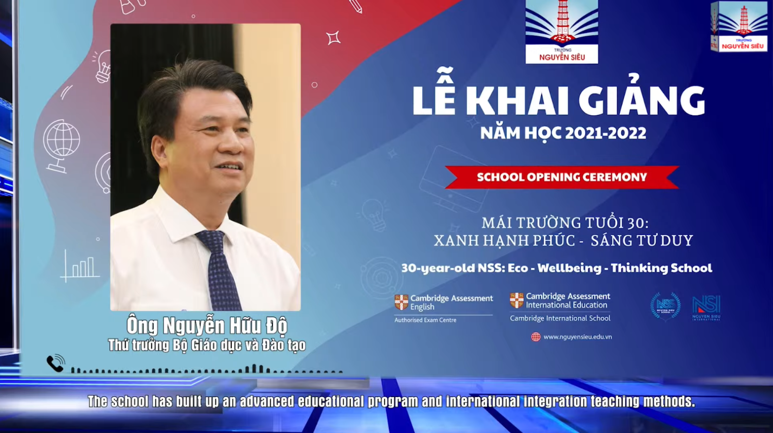 Dr. Nguyen Huu Do - Deputy Minister of Education and Training - Congratulates Nguyen Sieu School.